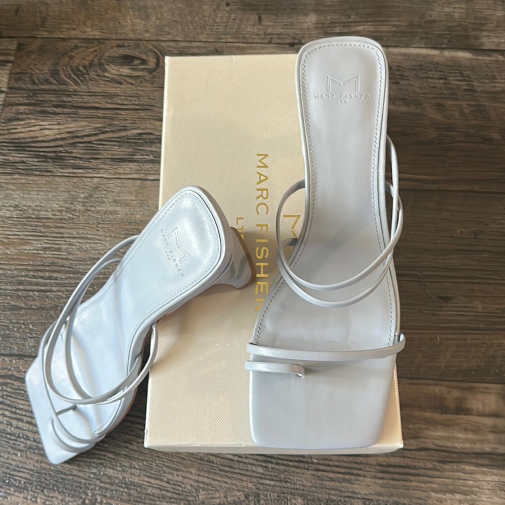 marc fisher Calida Sandal 9M
